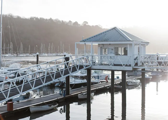 Dart Marina Hotel